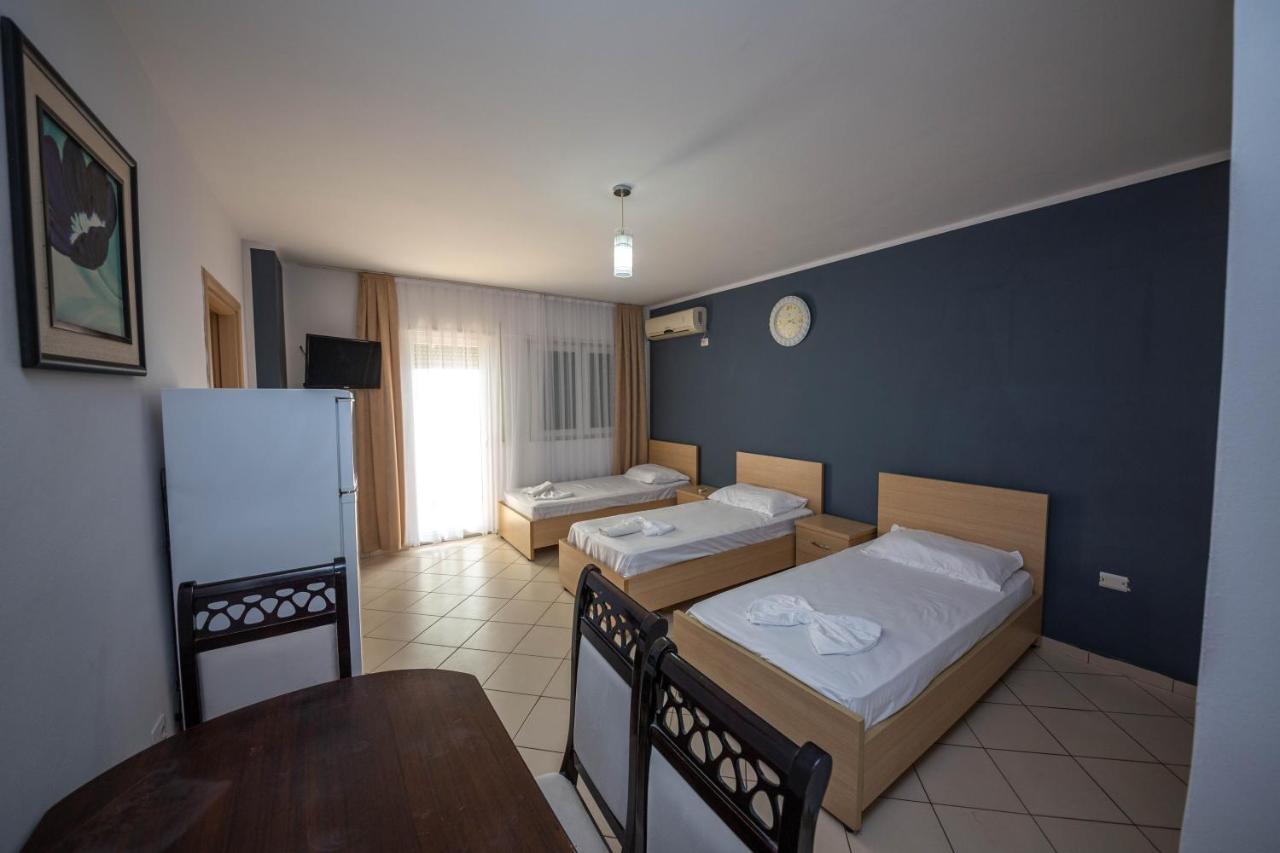 Hotel Vera Kryemëdhej Esterno foto